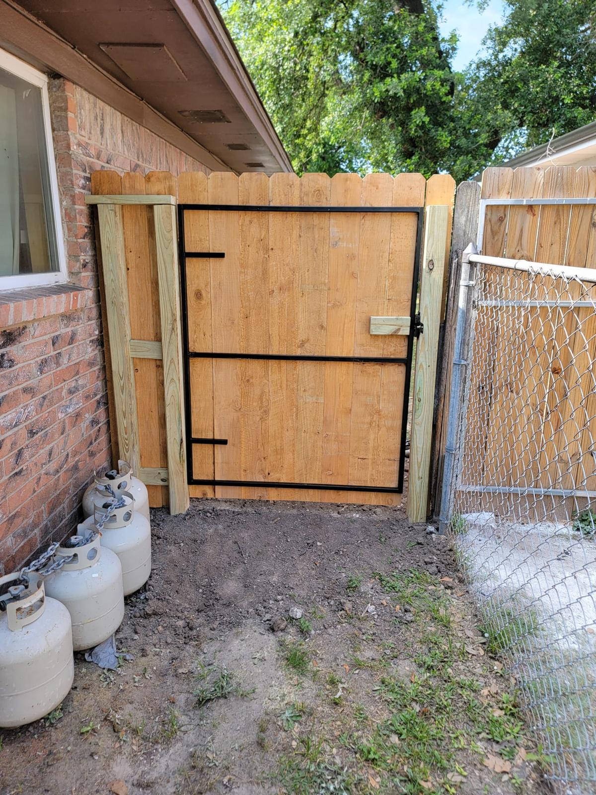 Walk-In Gate Installation in Fulshear Farms, Fulshear TX